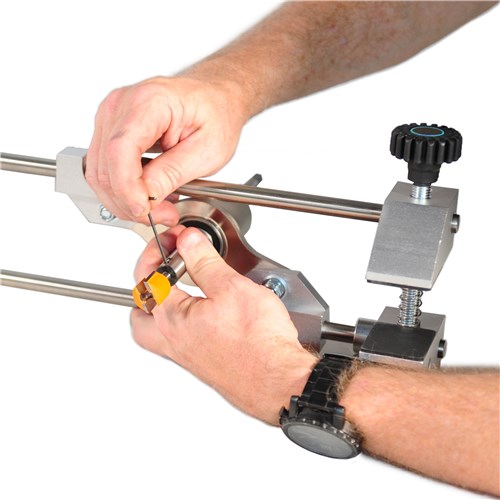 AR-LM2-tighten grub screws_2